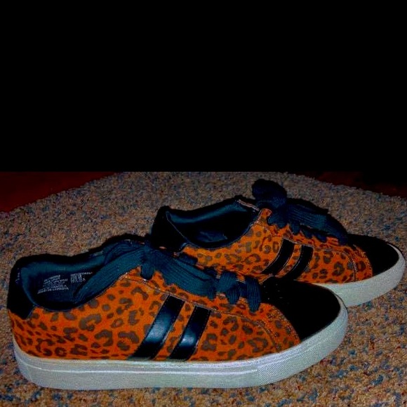 Shoes - Picture 2 of 2